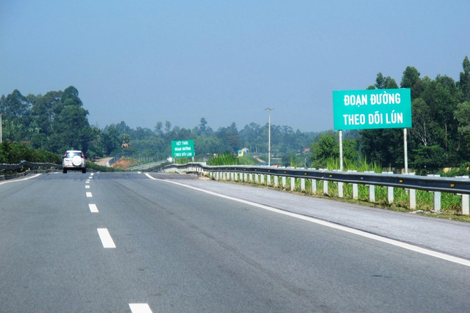 Ảnh chỉ có tính minh họa. (Ảnh: Việt Hùng/Vietnam+) Kỹ thuật bảo trì, xử lý nền đất yếu đã bị "bỏ quên" khi xây cầu đường? ảnh 1