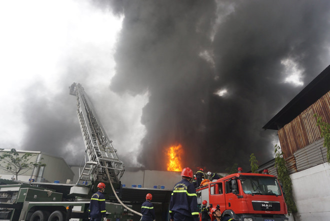 Đà Nẵng: Cháy nhà xưởng trong khu công nghiệp Hòa Khánh ảnh 1