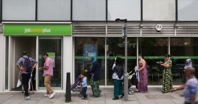 Chính phủ các nước cần lựa chọn chính sách kinh tế nào tốt hơn? ảnh 1