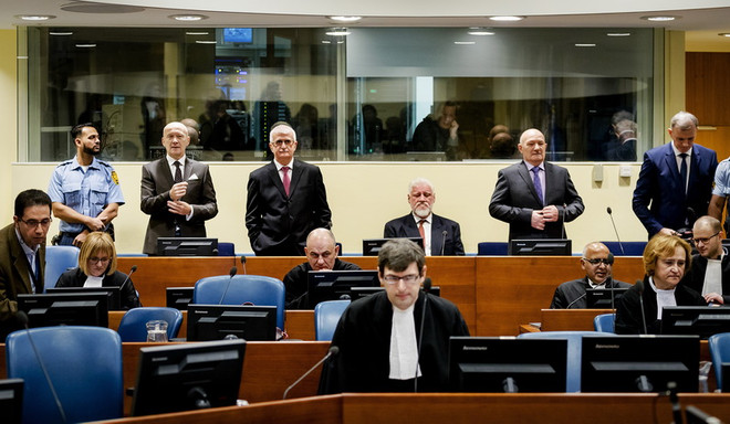 Tội phạm chiến tranh Croatia uống thuốc độc ngay tại phòng tuyên án ảnh 1