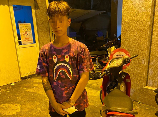 Hà Nội: Bắt 13 đối tượng mang vũ khí, đi xe máy biển số giả lạng lách ảnh 1