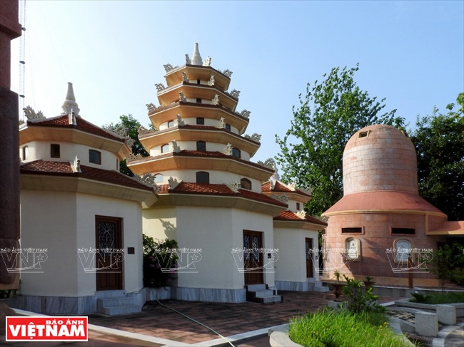 Chùa Linh Sơn - điểm dừng chân của du khách Việt trên đất Ấn Độ ảnh 5