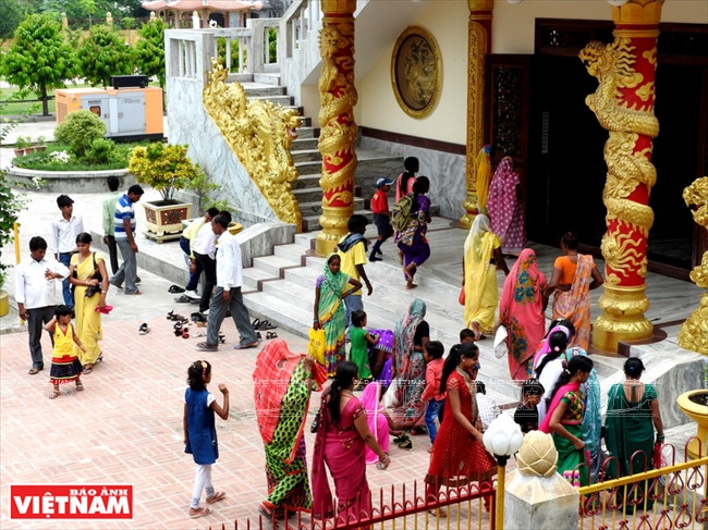 Chùa Linh Sơn - điểm dừng chân của du khách Việt trên đất Ấn Độ ảnh 6