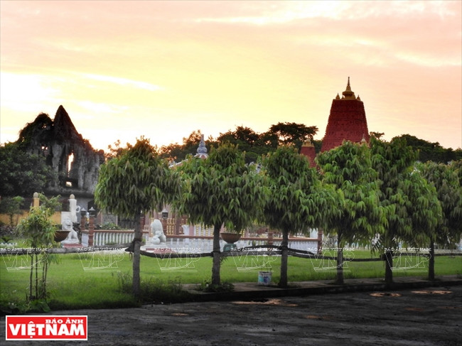 Chùa Linh Sơn - điểm dừng chân của du khách Việt trên đất Ấn Độ ảnh 3