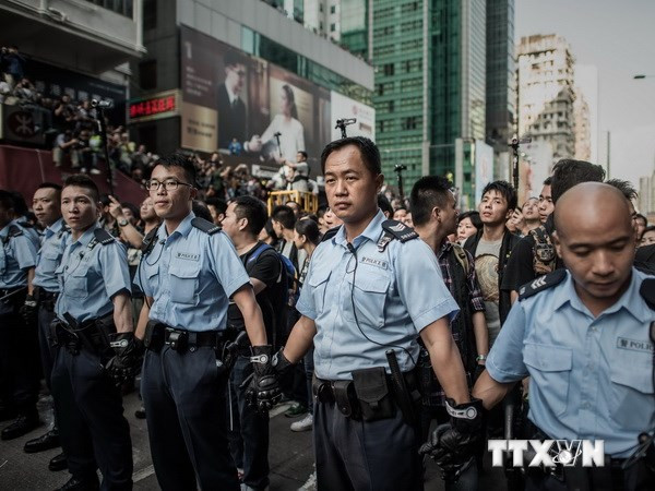 [Video] Đụng độ ở Hong Kong bất chấp nỗ lực của cảnh sát ảnh 1