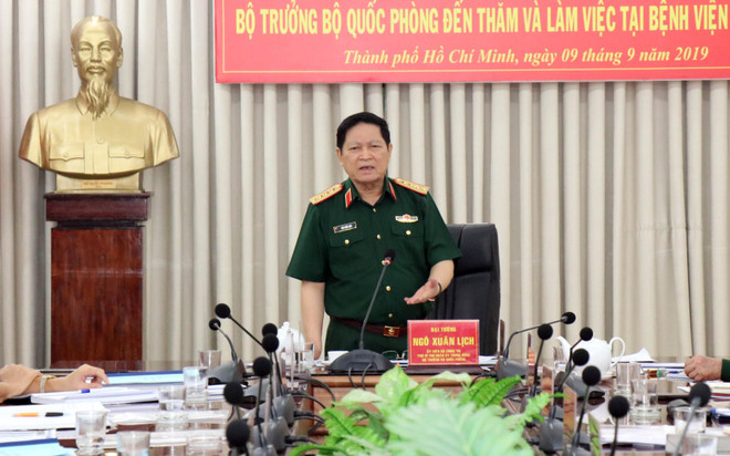 Bộ trưởng Quốc phòng thăm, làm việc tại Bệnh viện Quân y 175 ảnh 1