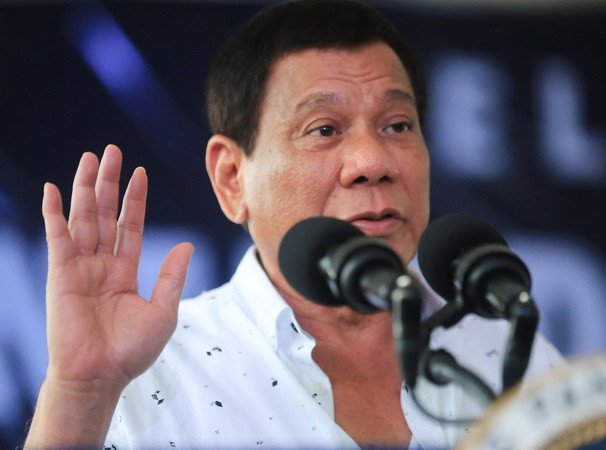 Các tay súng Hồi giáo Maute ở Philippines bắt cóc cả linh mục ảnh 1