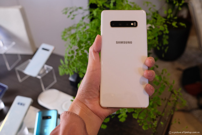 (Nguồn: FPT Shop) Dự kiến giá của siêu phẩm Galaxy S10 tại thị trường Việt Nam ảnh 5