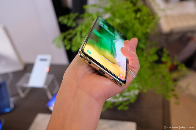 (Nguồn: FPT Shop) Dự kiến giá của siêu phẩm Galaxy S10 tại thị trường Việt Nam ảnh 4