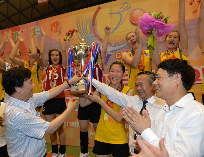 [Photo] Tuyển bóng chuyền nữ Việt Nam khiến khán giả vỡ òa ảnh 2