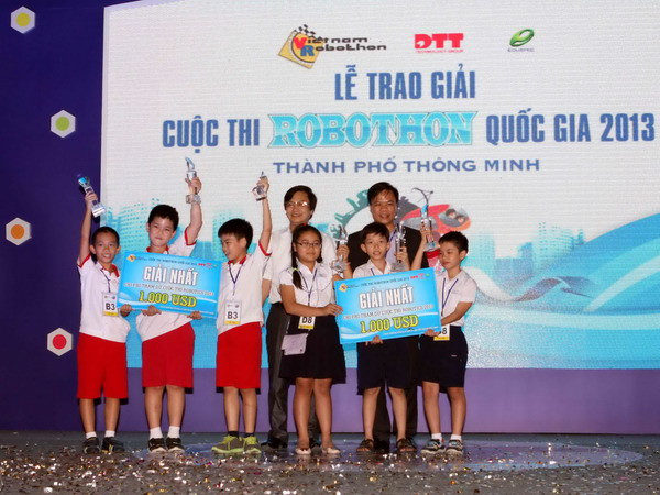 Việt Nam có 13 đội dự cuộc thi Robotics quốc tế 2013 ảnh 1