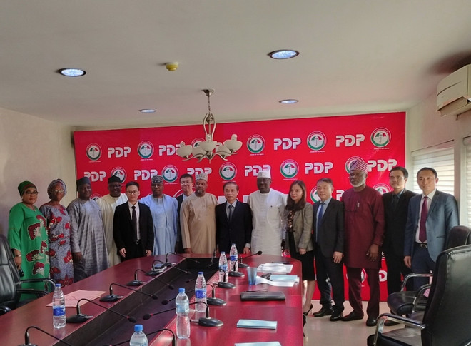 Tăng cường kết nối giữa ĐCS Việt Nam và các chính đảng ở Nigeria ảnh 2