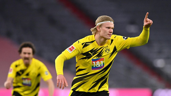 Lewandowski lập hat-trick, Bayern ngược dòng thắng đậm Dortmund ảnh 1