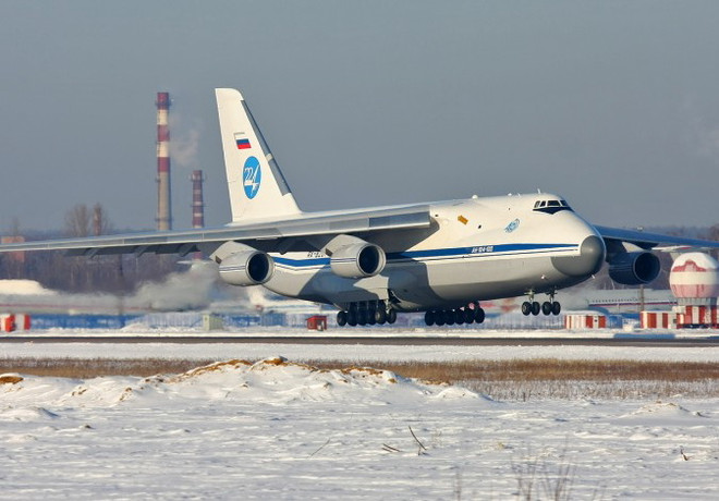 Nga: Hàng trăm chuyến bay phải hoản vì ảnh hưởng bão lớn ảnh 1
