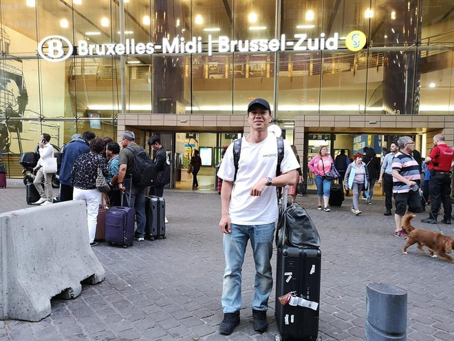 Công Phượng đặt chân đến Bỉ, chuẩn bị tiến hành kiểm tra y tế ảnh 1