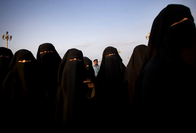 Tunisia triệt phá một mạng lưới khủng bố nguy hiểm gồm toàn phụ nữ ảnh 1