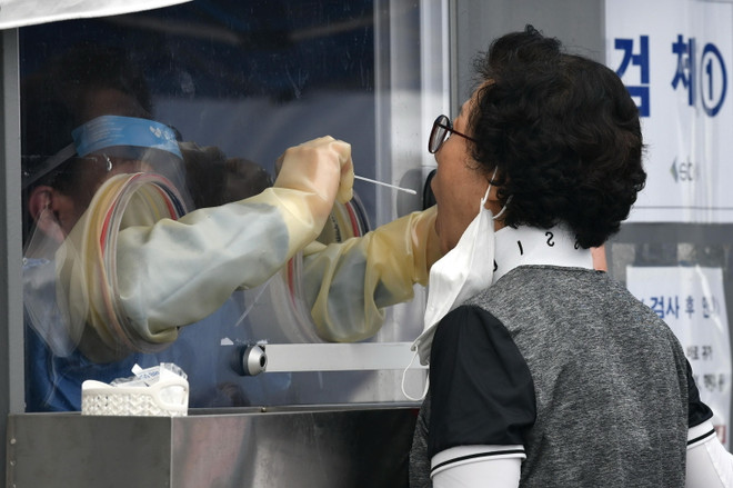 Jakarta kéo dài hạn chế xã hội, Hàn Quốc xét nghiệm cơ sở dưỡng lão ảnh 1