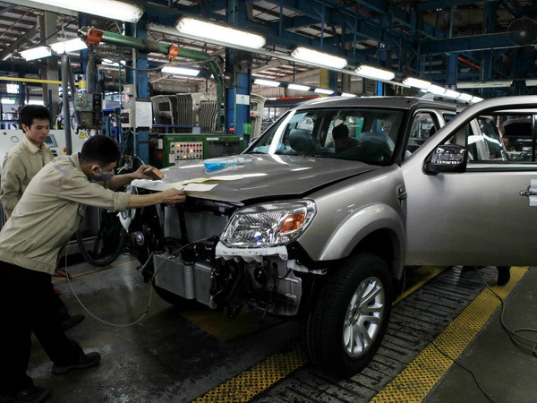 Các hãng ôtô “đua” công nghệ thân thiện môi trường ảnh 1