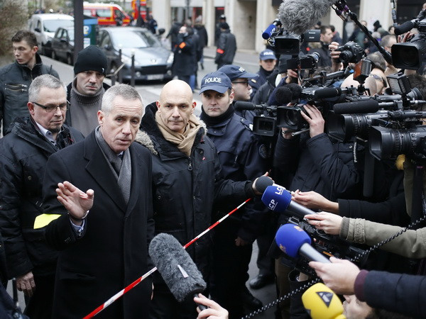 Thủ tướng Đức dự cuộc họp của tình báo Anh sau vụ xả súng ảnh 1