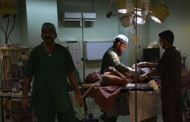 Ảnh minh họa. (Nguồn: AP/TTXVN) Tấn công liều chết ở Pakistan làm gần 20 người thương vong ảnh 1