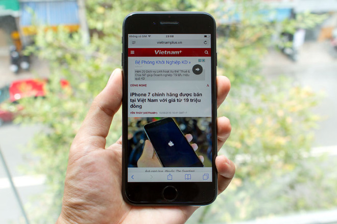 Cận cảnh những chiếc iPhone 7 "xách tay" đầu tiên tại Việt Nam ảnh 1
