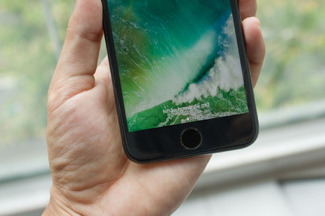 Cận cảnh những chiếc iPhone 7 "xách tay" đầu tiên tại Việt Nam ảnh 5