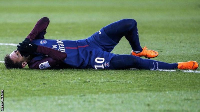Neymar dính chấn thương nặng: PSG sợ hãi, tuyển Brazil tái mặt ảnh 1