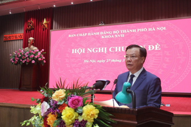 Ủy viên Bộ Chính trị, Bí thư Thành ủy, Trưởng đoàn đại biểu Quốc hội thành phố Hà Nội Đinh Tiến Dũng phát biểu tại Hội nghị chuyên đề quyết nghị những nội dung quan trọng thúc đẩy phát triển Thủ đô. (Ảnh: Nguyễn Thắng/TTXVN) TTXVN_2803quyhoachThudo2.jpg
