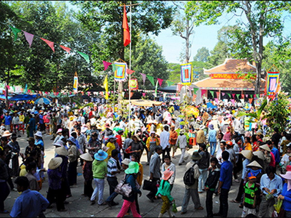 Lễ hội Gò Tháp thu hút hơn 350.000 lượt khách đến tham dự ảnh 1