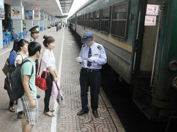 Bán vé tàu điện tử: Tránh cảnh xếp hàng “rồng rắn” mua vé Tết ảnh 2