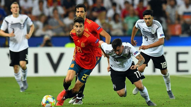 Bayern Munich chiêu mộ thành công nhà vô địch U21 châu Âu? ảnh 1