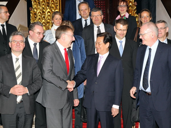 Việt Nam-EU nỗ lực đàm phán để ký kết FTA vào giữa năm nay ảnh 1