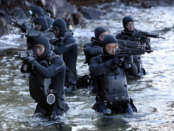 Hàn Quốc và Mỹ điều tàu ngầm hiện đại tập trận chống tàu ngầm ảnh 1