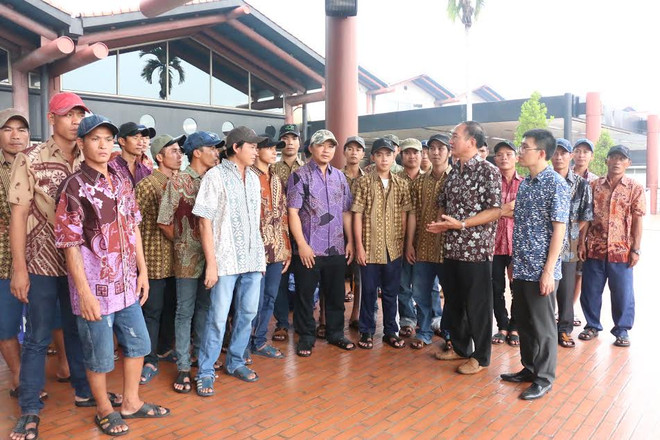 Indonesia tiếp tục trao trả 33 ngư dân Việt Nam về nước ảnh 1