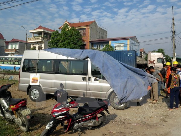 Xóa bỏ các đường ngang, lối đi dân sinh trái phép qua đường sắt ảnh 1