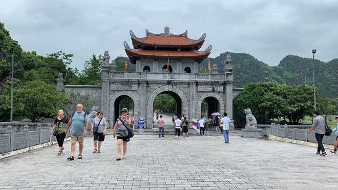 Du lịch Hoa Lư - Kinh đô đầu tiên của nhà nước phong kiến tập quyền ảnh 1