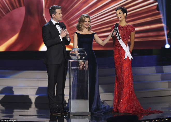 Cư dân mạng bức xúc cho rằng Hoa hậu Jamaica "bị cướp vương miện" ảnh 2