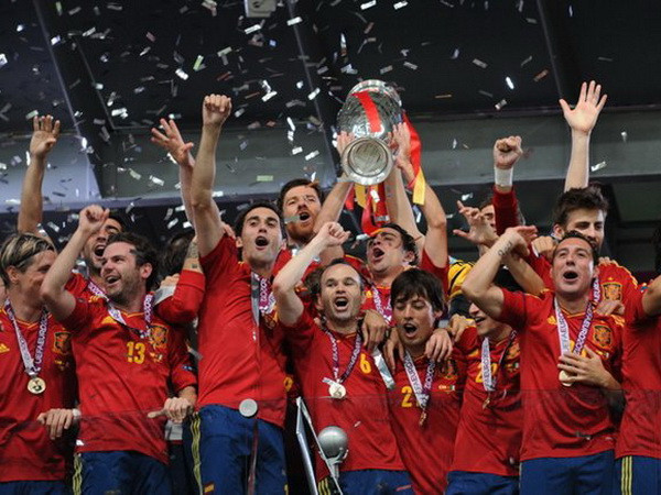 Lịch thi đấu, trực tiếp vòng loại EURO 2016: "Nhà vua" ra quân ảnh 1