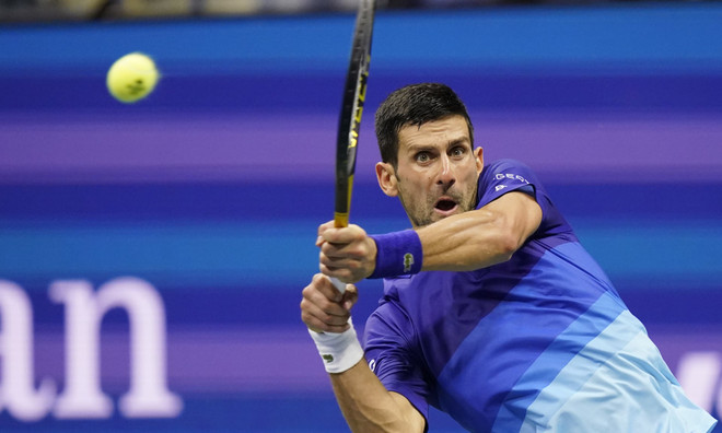 Djokovic sẽ tái ngộ Zverev ở bán kết US Open. (Nguồn: AP) Alexander Zverev 'đại chiến' Novak Djokovic ở bán kết US Open 2021 ảnh 1