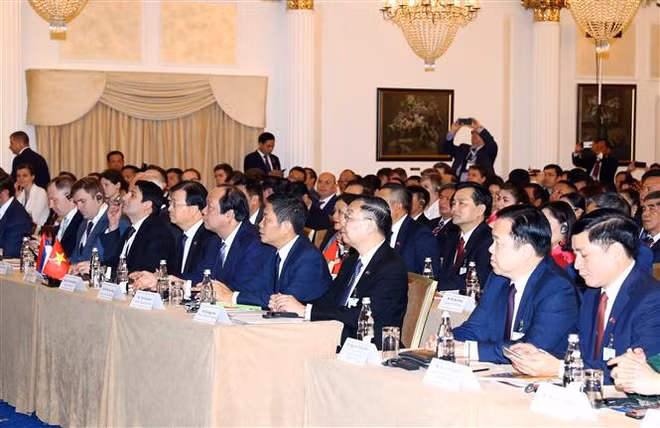 Thủ tướng Nguyễn Xuân Phúc khai mạc Diễn đàn Doanh nghiệp Nga-Việt ảnh 1