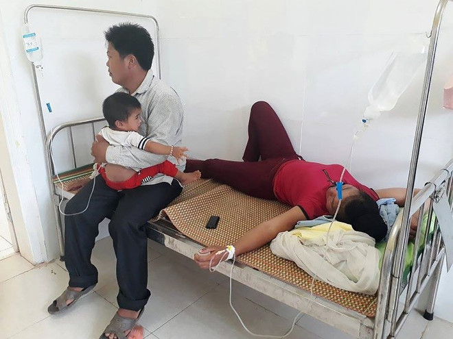 Hơn 140 người ăn cỗ cưới xong vào thẳng bệnh viện cấp cứu ảnh 2