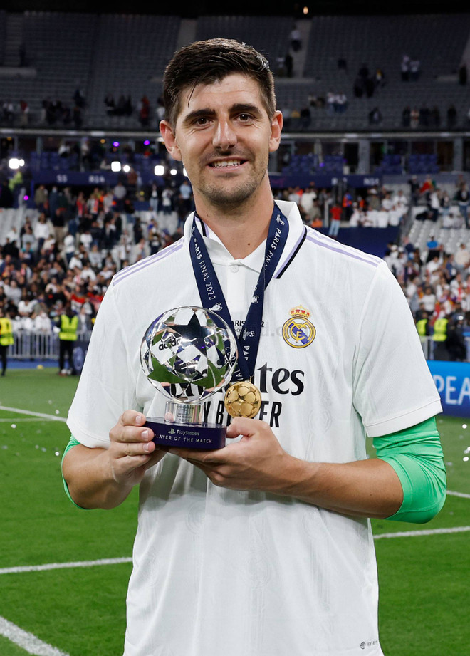 Người hùng Courtois nói gì sau khi lập kỷ lục trong ngày Real vô địch? ảnh 2