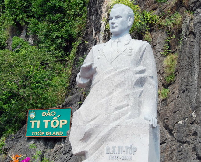 Khánh thành tượng đài nhà du hành vũ trụ Titov tại Vịnh Hạ Long ảnh 2