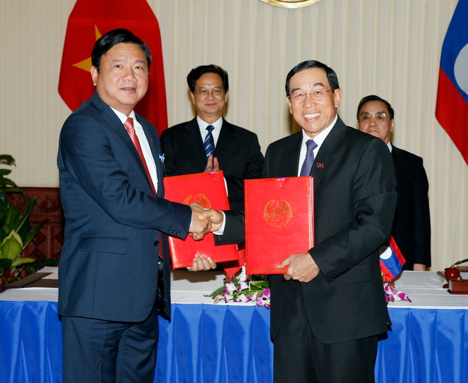 Việt Nam-Lào ký thỏa thuận chiến lược hợp tác giao thông vận tải ảnh 1