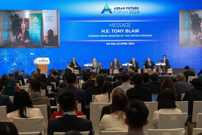 Cựu Thủ tướng Vương quốc Anh Tony Blair phát biểu trực tuyến tại Diễn đàn. (Ảnh: An Đăng/TTXVN) dien_dan_tuong_lai_asean_2024_.jpg