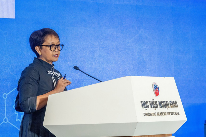 Bộ trưởng Ngoại giao Indonesia Retno Marsudi phát biểu tại Phiên toàn thể thứ hai Diễn đàn Tương lai ASEAN 2024. (Ảnh: An Đăng/TTXVN) dien_dan_tuong_lai_asean_2024_1.jpg