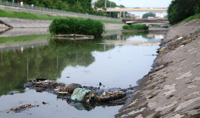 Vì sao sau 3 thập kỷ nỗ lực ‘giải cứu,’ sông Tô Lịch vẫn… bẩn? ảnh 5