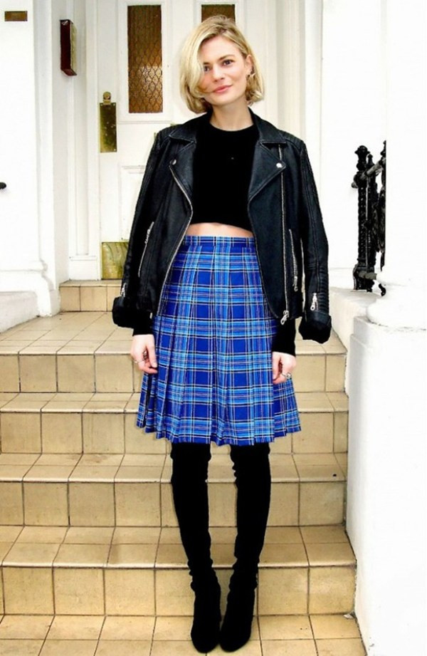 Ngắm những cô nàng cá tính và hấp dẫn với áo crop-top len ảnh 10