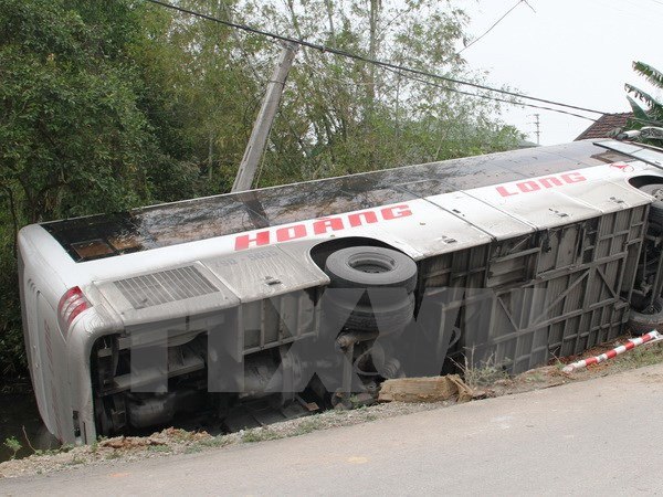 Nghệ An: Xe khách chở 40 người bị lật không có dữ liệu hộp đen ảnh 1