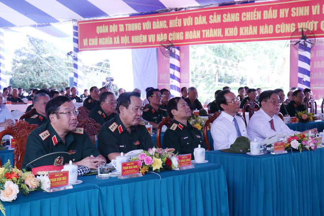 ttxvn gap_mat_can_bo_cao_cap_quan_doi_nghi_huu_khu_vuc_phia_nam2_resize.jpg